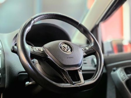 2017-Volkswagen-Polo-GP-12-TSI-Comfortline-66kW_14