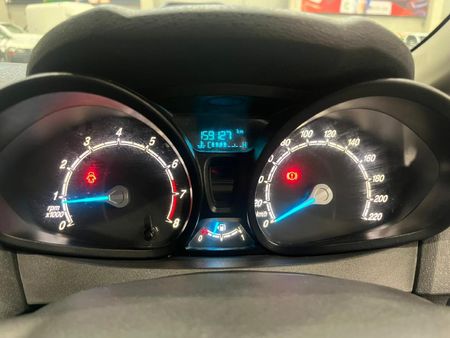 2016-Ford-Fiesta-14-Ambiente-5-dr_10