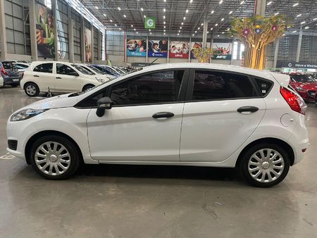 2016-Ford-Fiesta-14-Ambiente-5-dr_5
