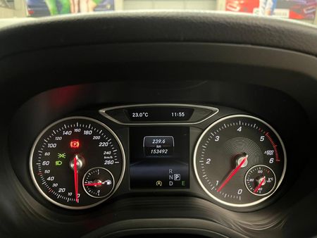 2015-Mercedes-Benz-B-Class-B-200-CDI-Auto_10