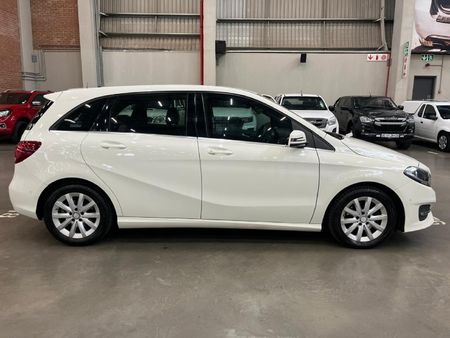 2015-Mercedes-Benz-B-Class-B-200-CDI-Auto_1