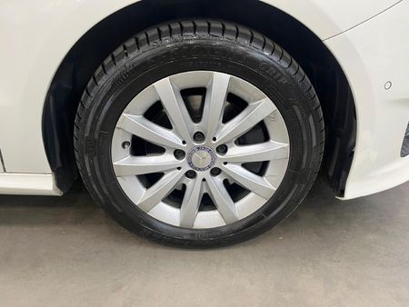 2015-Mercedes-Benz-B-Class-B-200-CDI-Auto_8