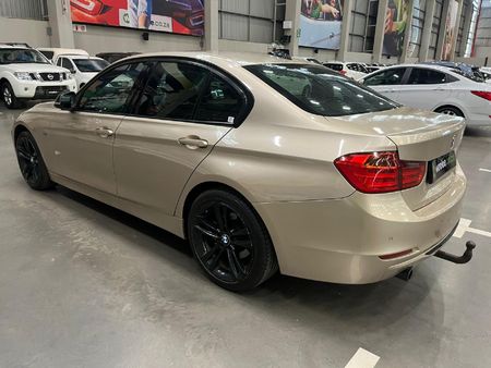 2014-BMW-3-Series-320d-Sport-Auto_4