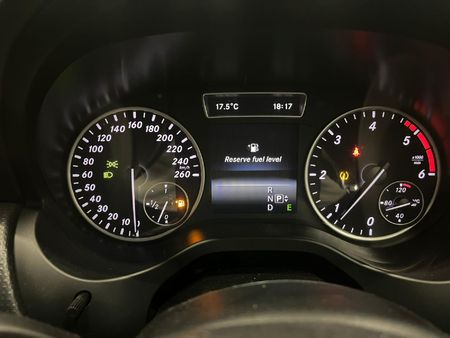 2015-Mercedes-Benz-A-Class-A-220-CDI-BE-Auto_10