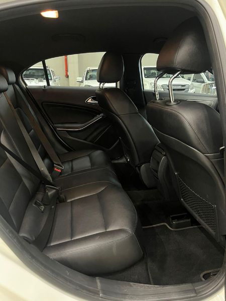 2015-Mercedes-Benz-A-Class-A-220-CDI-BE-Auto_11