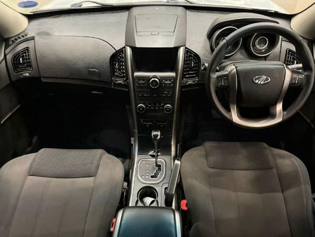 2022-Mahindra-XUV-500-22D-mHawk-7-seat-W6-Auto_9