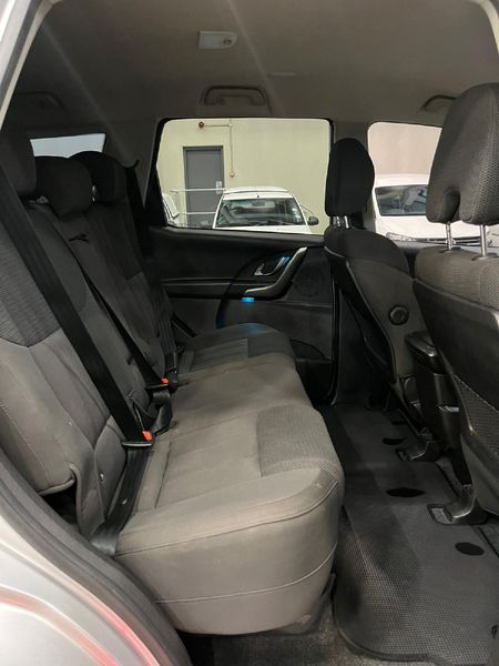 2022-Mahindra-XUV-500-22D-mHawk-7-seat-W6-Auto_11