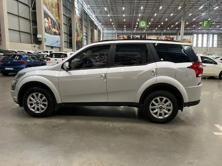 2022-Mahindra-XUV-500-22D-mHawk-7-seat-W6-Auto_5