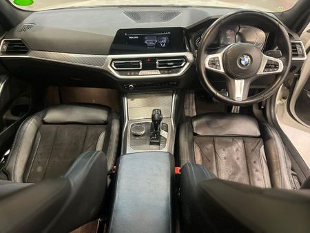 2020-BMW-3-Series-318i-M-Sport_9