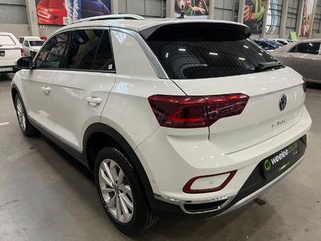 2022-Volkswagen-T-Roc-14-TSI-Design-Auto_4