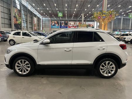 2022-Volkswagen-T-Roc-14-TSI-Design-Auto_5