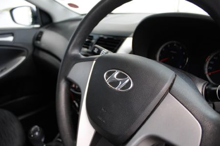 2018-Hyundai-Accent-16-GL-Motion_11