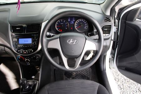2018-Hyundai-Accent-16-GL-Motion_12