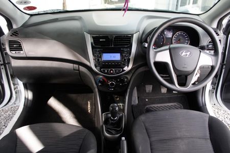 2018-Hyundai-Accent-16-GL-Motion_13