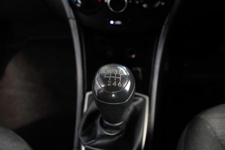 2018-Hyundai-Accent-16-GL-Motion_16