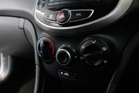 2018-Hyundai-Accent-16-GL-Motion_18