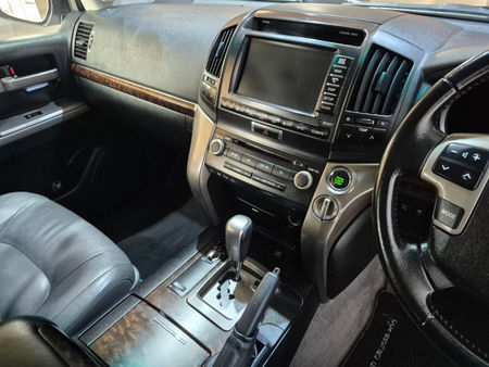 2010-Toyota-Land-Cruiser-200-TD-V8-VX-Auto_14