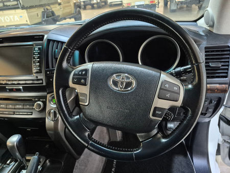 2010-Toyota-Land-Cruiser-200-TD-V8-VX-Auto_15