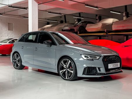 2021-Audi-RS3-Sportback-quattro_0