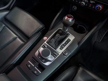 2021-Audi-RS3-Sportback-quattro_11
