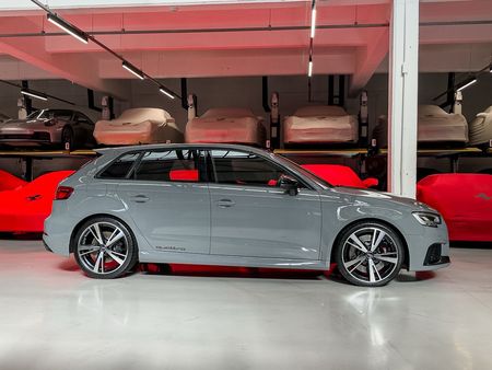 2021-Audi-RS3-Sportback-quattro_2