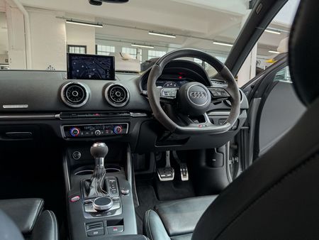 2021-Audi-RS3-Sportback-quattro_7