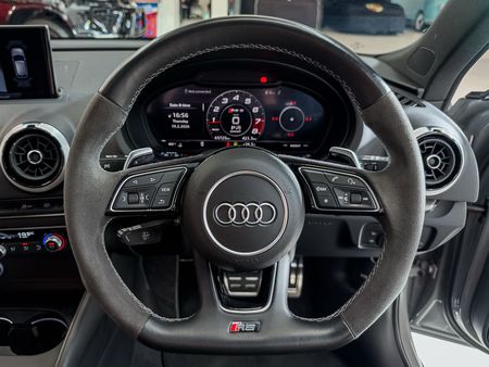 2021-Audi-RS3-Sportback-quattro_8