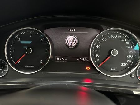 2012-Volkswagen-Touareg-30-V6-TDI-Auto-Bluemotion-180kW_14