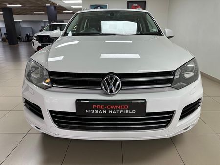 2012-Volkswagen-Touareg-30-V6-TDI-Auto-Bluemotion-180kW_1