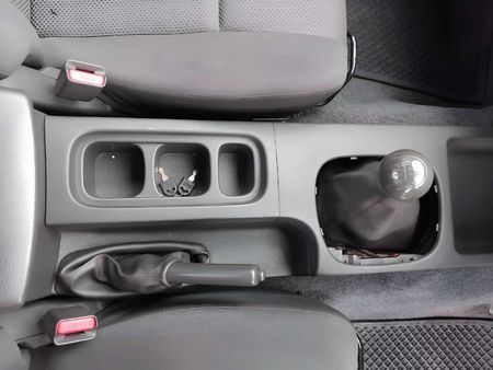 2015-Nissan-Navara-25-dCi-XE-KingCab-Single-Cab_10