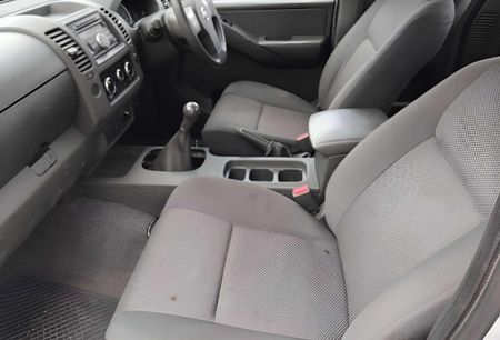 2015-Nissan-Navara-25-dCi-XE-KingCab-Single-Cab_14