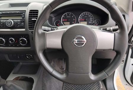 2015-Nissan-Navara-25-dCi-XE-KingCab-Single-Cab_17