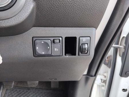 2015-Nissan-Navara-25-dCi-XE-KingCab-Single-Cab_19