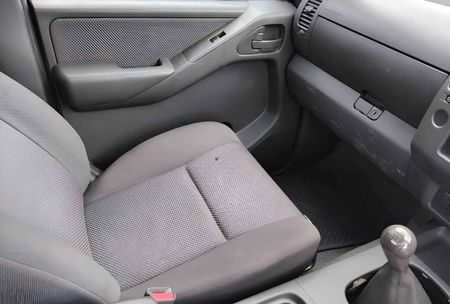 2015-Nissan-Navara-25-dCi-XE-KingCab-Single-Cab_20