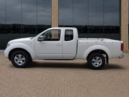 2015-Nissan-Navara-25-dCi-XE-KingCab-Single-Cab_2