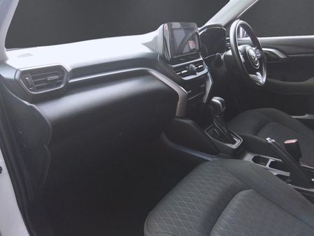 2025-Toyota-Urban-Cruiser-15-XR-Auto_14