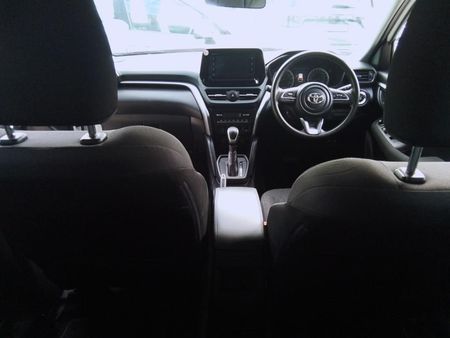 2025-Toyota-Urban-Cruiser-15-XR-Auto_17