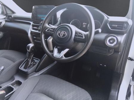 2025-Toyota-Urban-Cruiser-15-XR-Auto_8