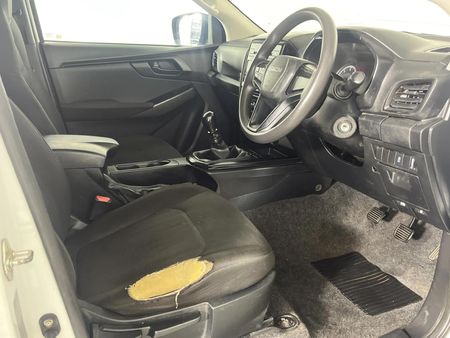2022-Isuzu-D-Max-19-DDI-HR-L-4x4-Single-Cab_7