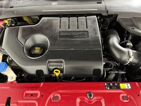 2020-Jaguar-E-Pace-D240-20D-SE-177kW_12