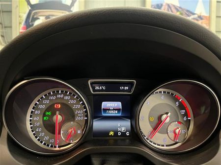 2016-Mercedes-Benz-GLA-220-CDI-Auto-4Matic_10