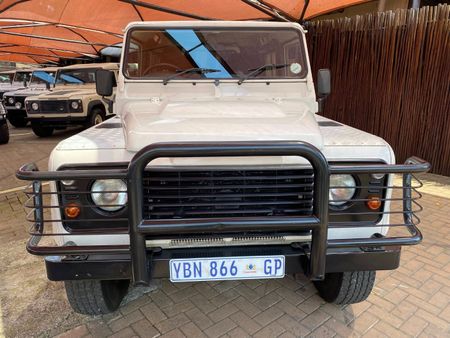 2009-Land-Rover-Defender-90-Puma-Station-Wagon_2