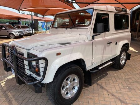 2009-Land-Rover-Defender-90-Puma-Station-Wagon_3