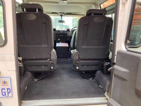2009-Land-Rover-Defender-90-Puma-Station-Wagon_7