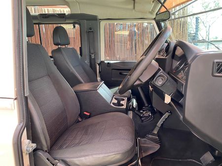 2009-Land-Rover-Defender-90-Puma-Station-Wagon_8