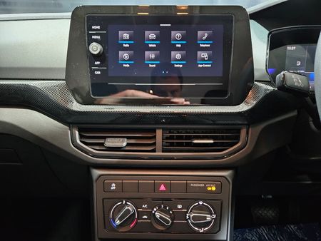 2025-Volkswagen-T-Cross-10-TSI-Auto_10