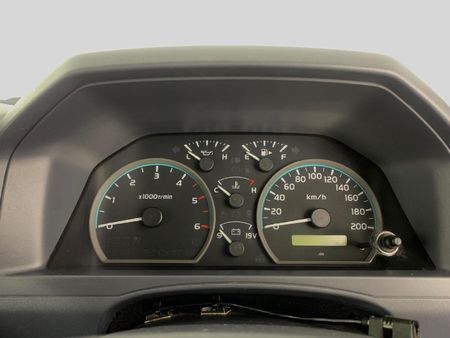 2020-Toyota-Land-Cruiser-76-45-D-V8-Station-Wagon_10
