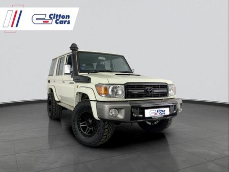 2020-Toyota-Land-Cruiser-76-45-D-V8-Station-Wagon_2