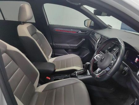2022-Volkswagen-T-Roc-20-TSI-4M-R-Line-Auto_13