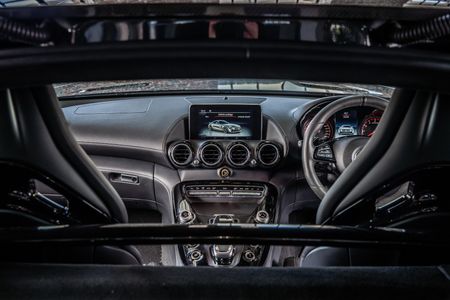 2019-Mercedes-AMG-GT-R_10